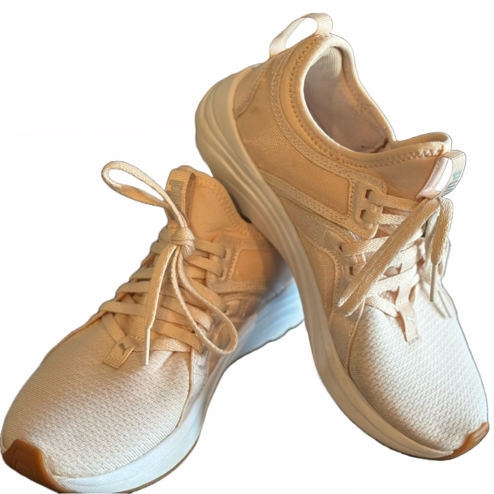 PUMA Women’s SoftFoam Sneakers – Light Pink – Size 7 (AS1)